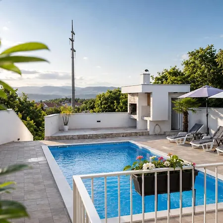 Blanco Villa *