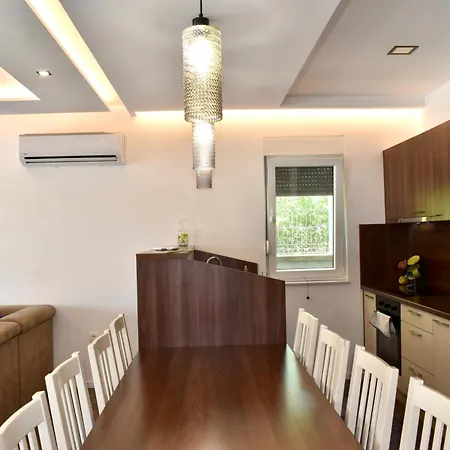 Blanco Villa *